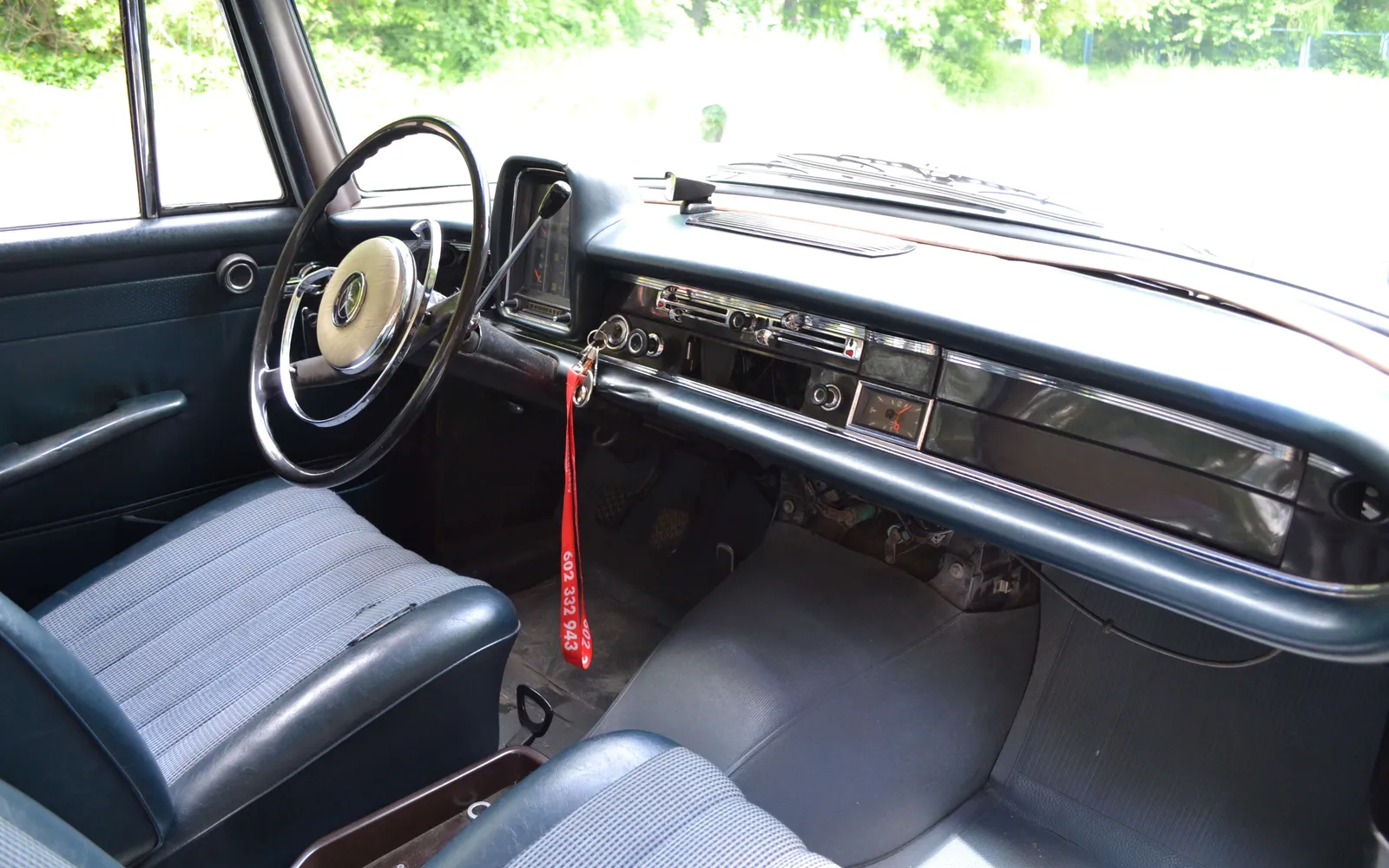 Mercedes W110 - zdjęcie 4